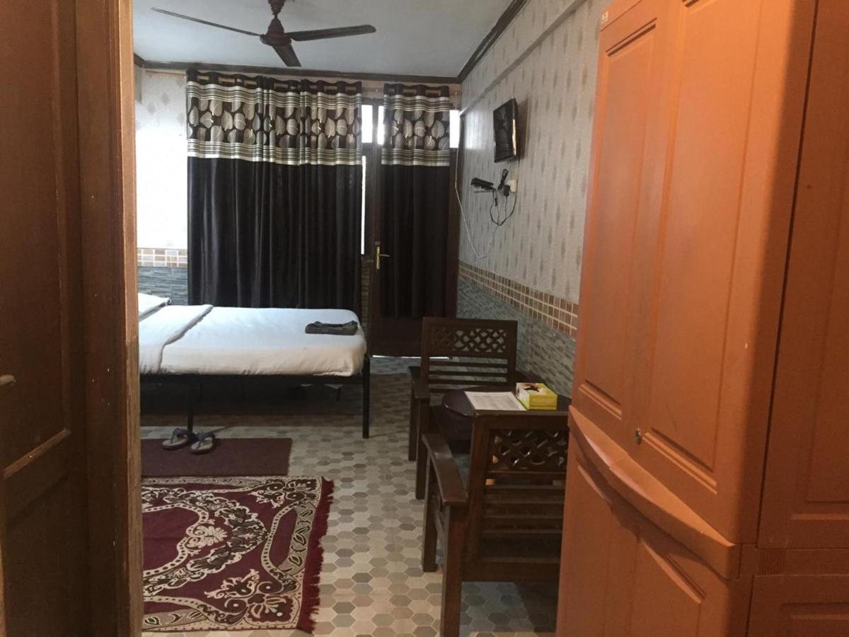 Hotel O Hya'S Homestay Dehradun Zewnętrze zdjęcie