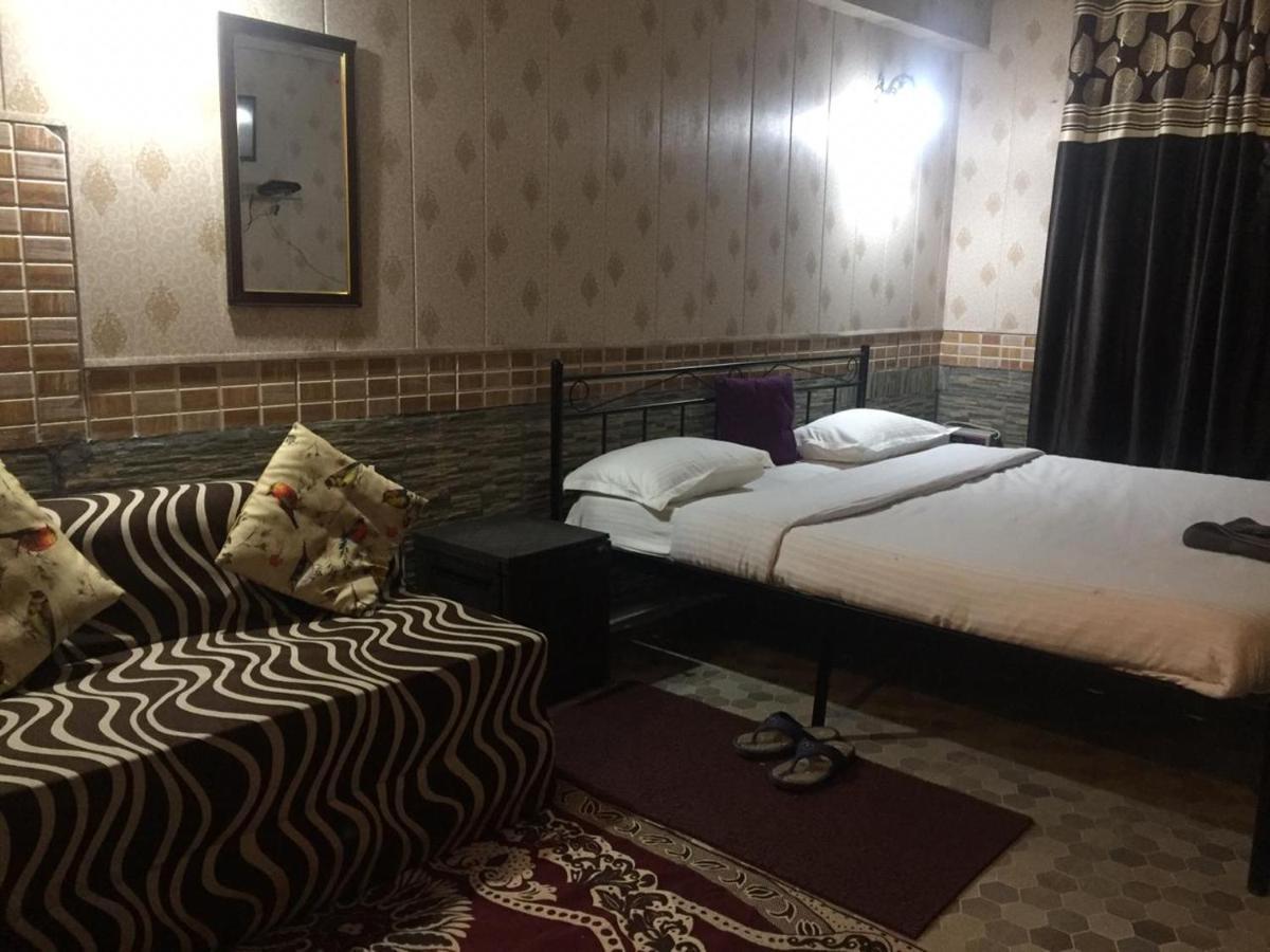 Hotel O Hya'S Homestay Dehradun Zewnętrze zdjęcie