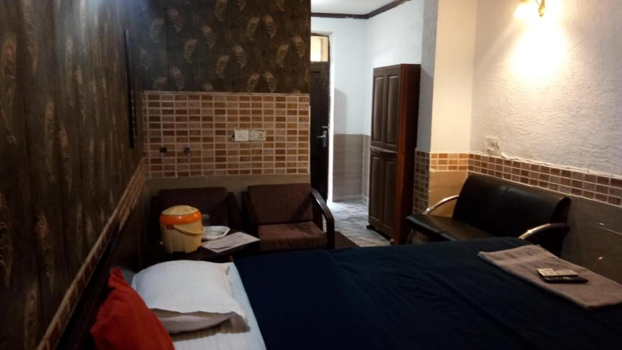 Hotel O Hya'S Homestay Dehradun Zewnętrze zdjęcie